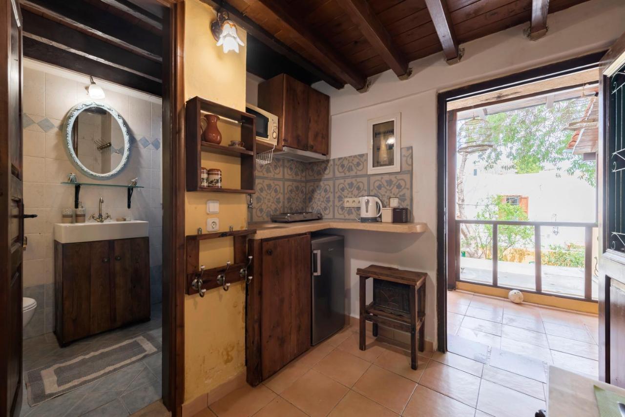 Secret Garden - Old Town Apartment Rhodes City Екстериор снимка