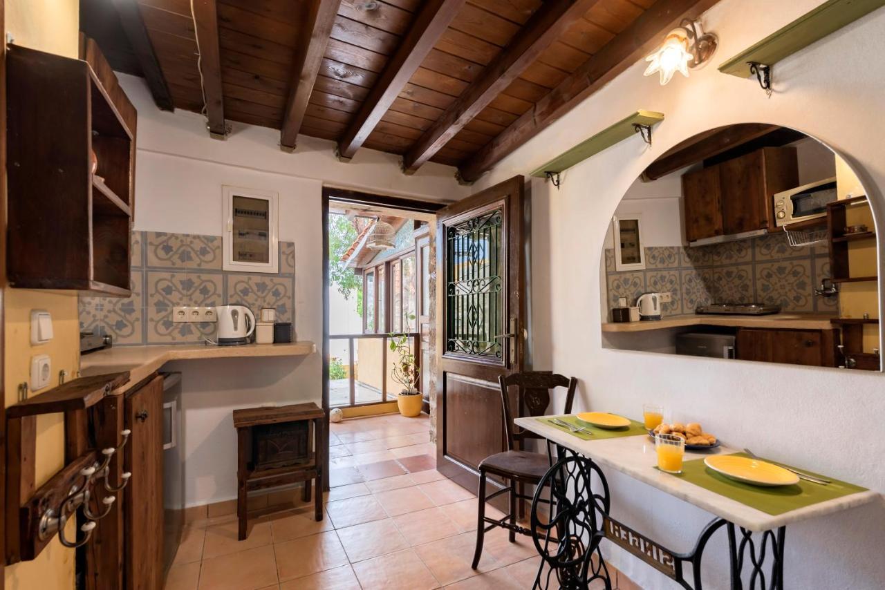 Secret Garden - Old Town Apartment Rhodes City Екстериор снимка